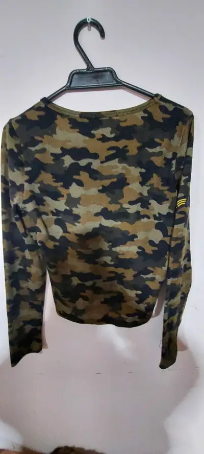 Polera camuflada U.S. Army para mujer - miniatura 2