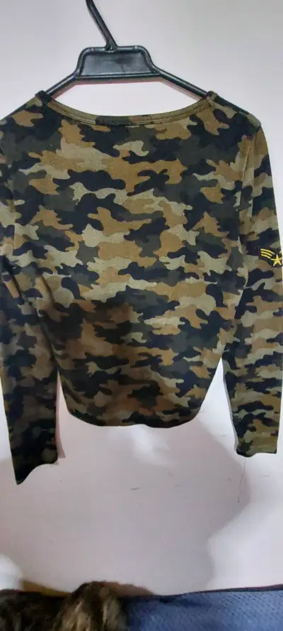 Polera camuflada U.S. Army para mujer - miniatura 3