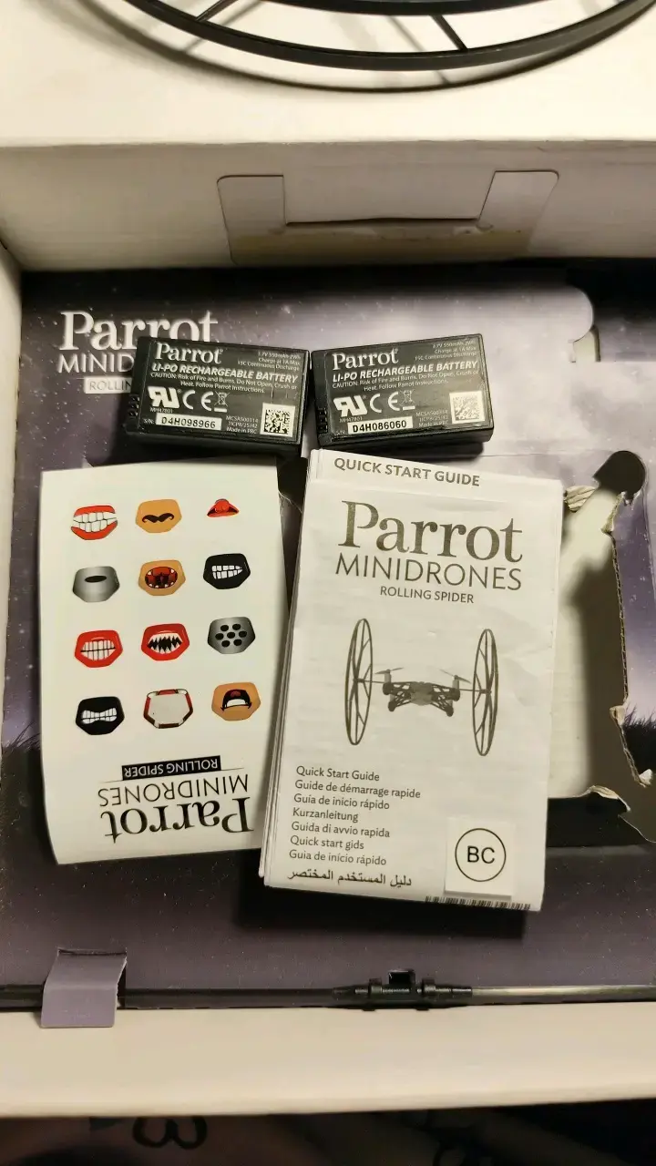 Drone Parrot Minidrones Rolling Spider con Accesorios - 4