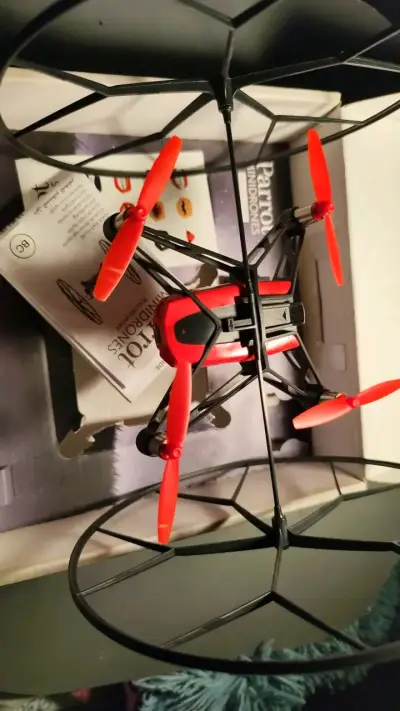 Drone Parrot Minidrones Rolling Spider con Accesorios - miniatura 5