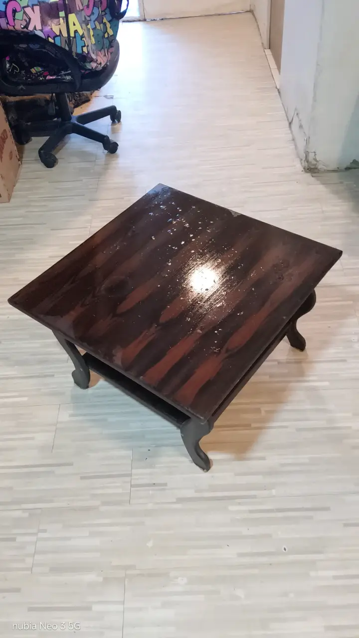 Mesa de Centro de Madera Oscura - 2