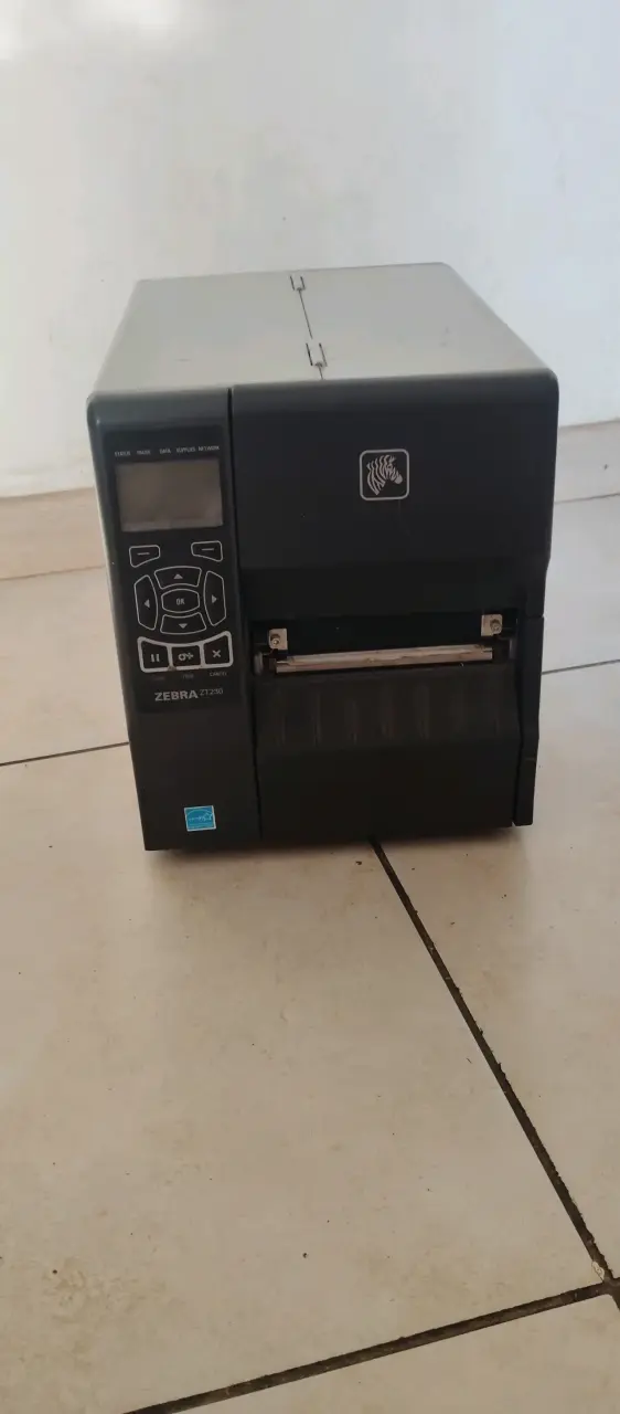 Impresora de etiquetas Zebra ZT230 en buen estado - 1