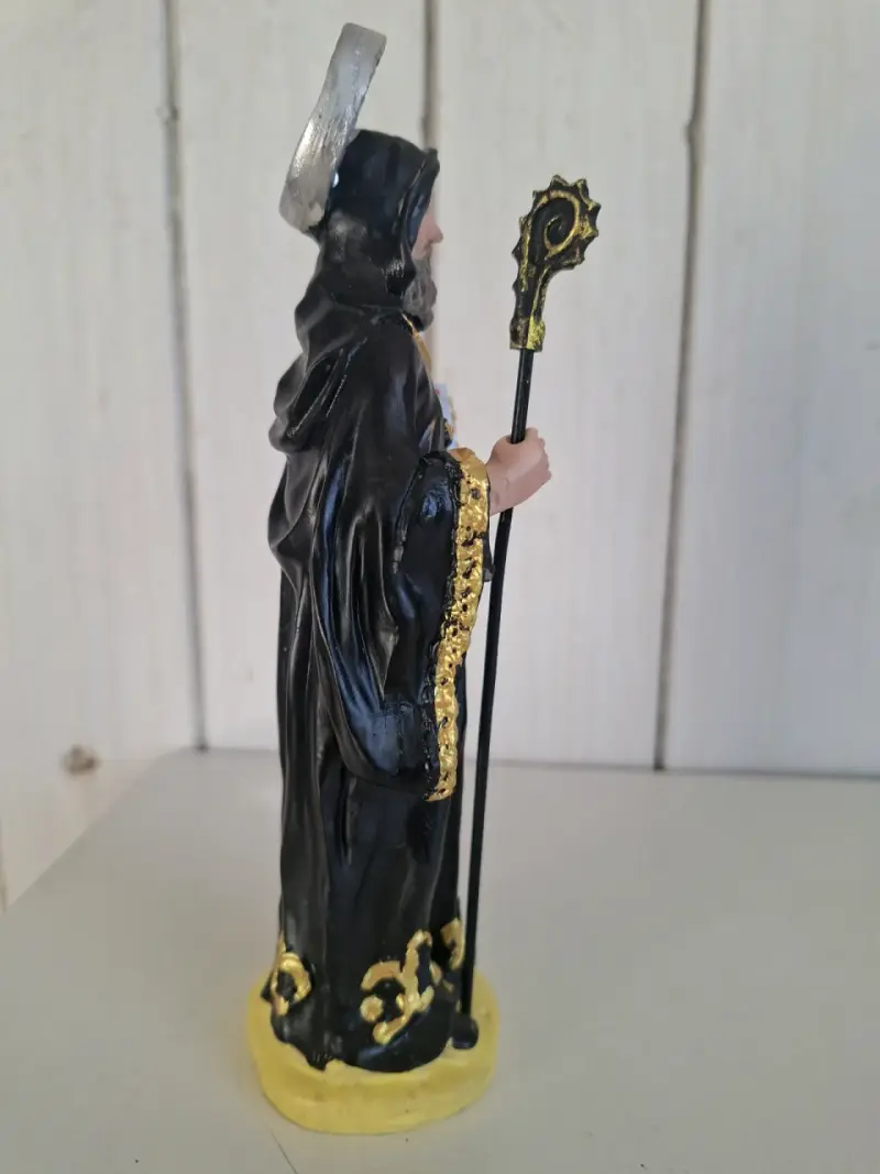 Figura de San Benito 20 cm en resina decorativa - 4