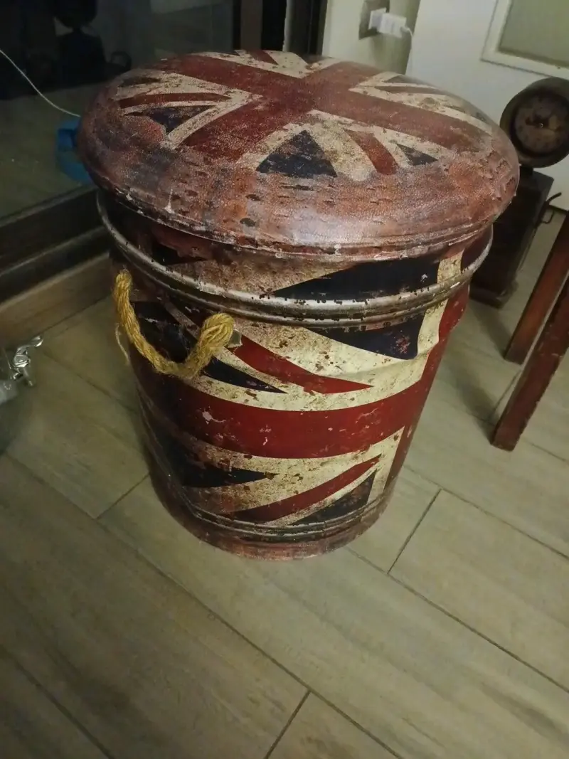 Taburete vintage con diseño bandera británica - 2