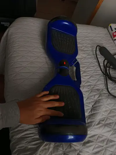 Hoverboard eléctrico azul con luces LED - miniatura 1