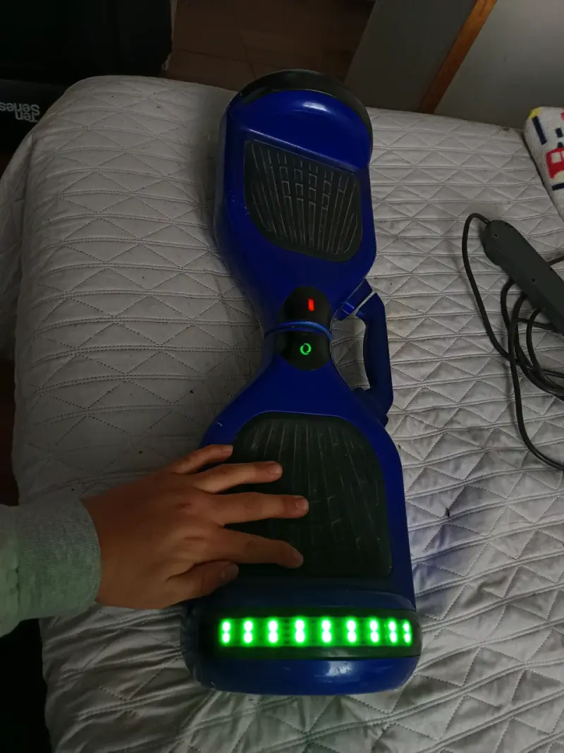 Hoverboard eléctrico azul con luces LED - 2