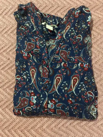 Blusa estampada floral azul para mujer - miniatura 4
