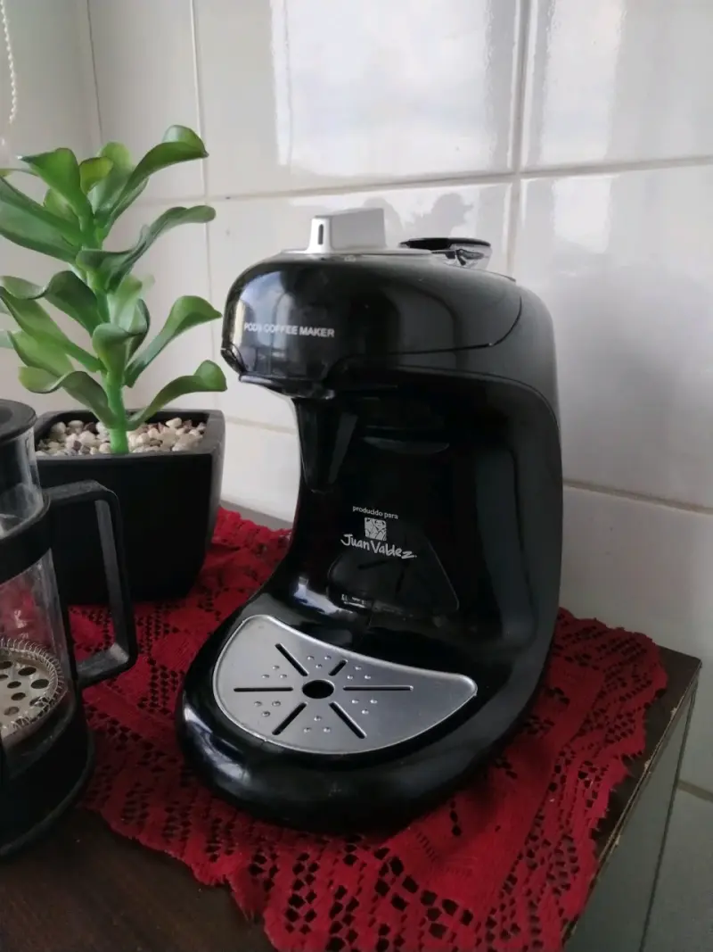 Cafetera de cápsulas Juan Valdez negra
