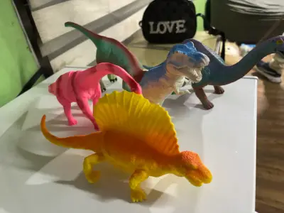 Set de Figuras de Dinosaurios de Juguete - miniatura 2