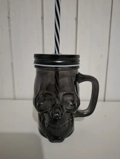 Vaso de vidrio con tapa y bombilla calavera - miniatura 2