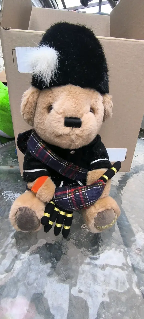 Osito de peluche escocés con traje tradicional - 1