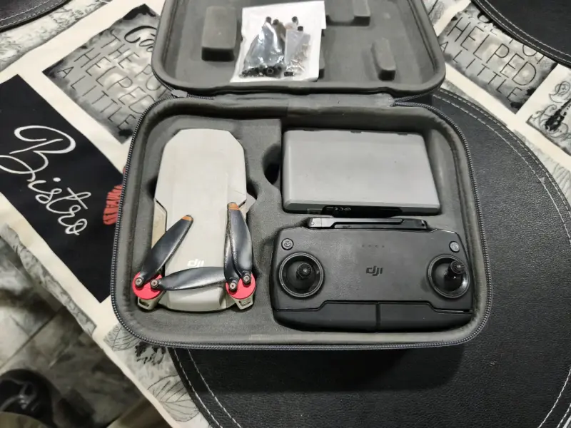 Drone DJI Mini se con control remoto , estuche - 2