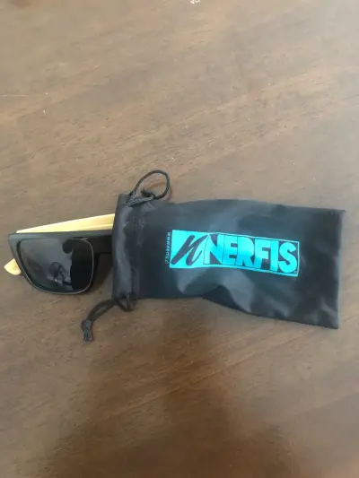 Gafas de Sol Nerfis con Patillas de Madera - miniatura 3