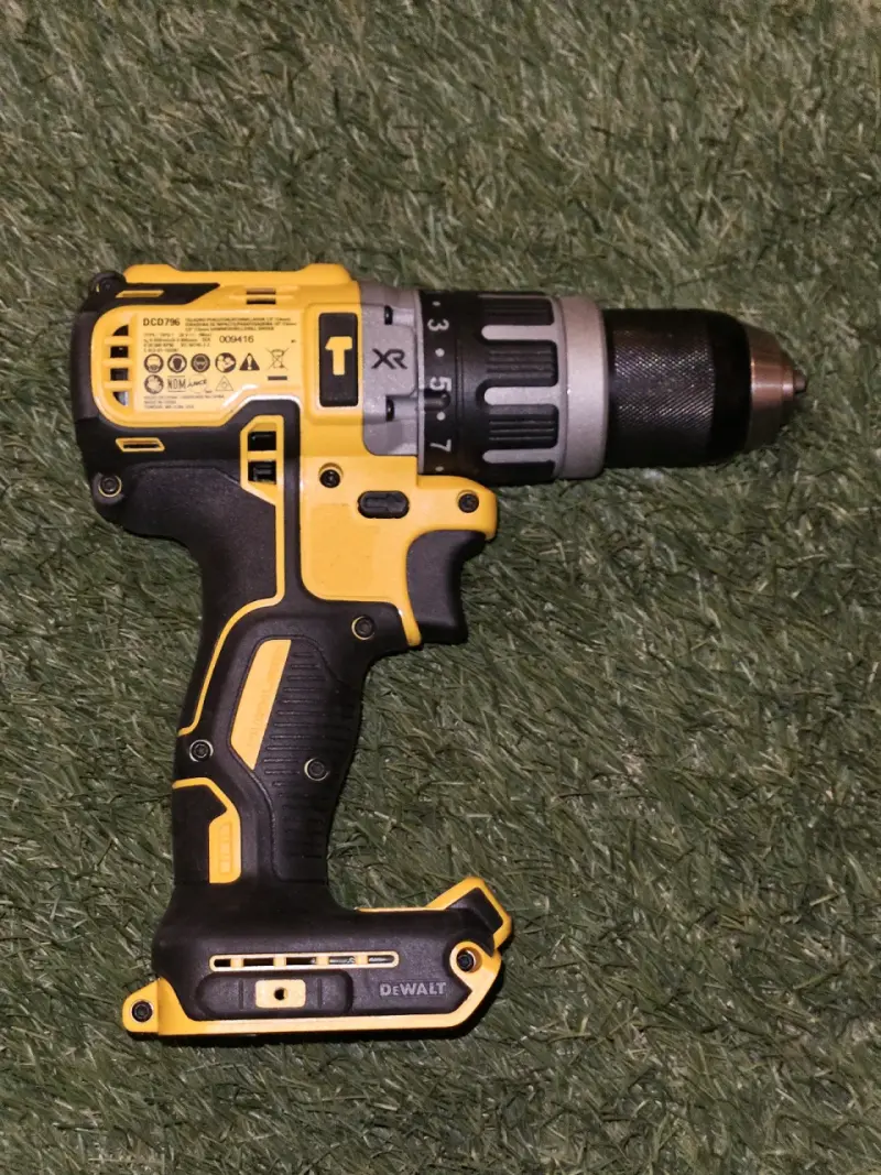 Taladro Inalámbrico DeWalt 20V Max XR - 2