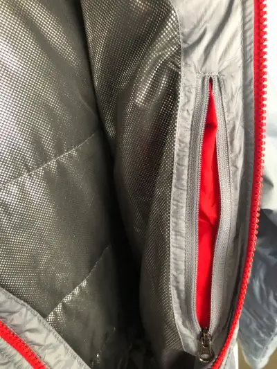 Chaqueta Columbia Omni-Heat Gris con Cierre Rojo - miniatura 1