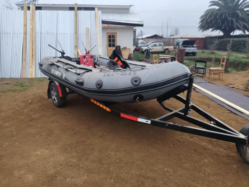Bote inflable con remolque y accesorios - 4