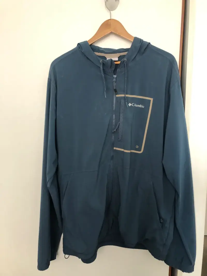 Cortaviento Columbia azul con capucha para hombre - 1