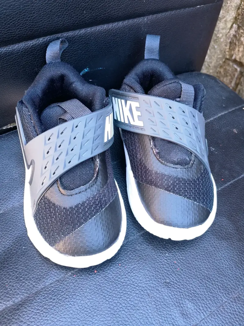 Zapatillas deportivas para niños Nike negras - 1