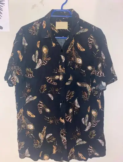 Camisa de hombre con diseño - miniatura 2
