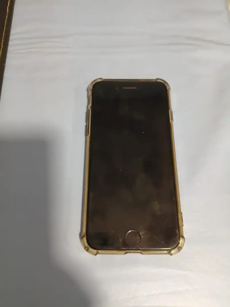 iPhone 7 con funda - 3