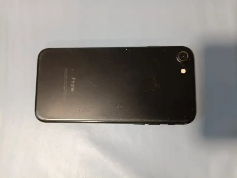 iPhone 7 con funda - 4