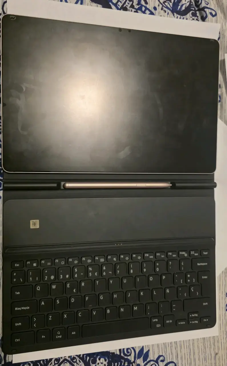 Tablet Samsung Galaxy Tab S7FE con S Pen y Keyboad - 6
