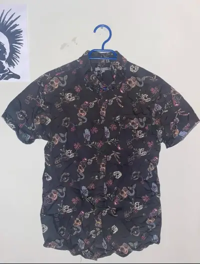 Camisa de hombre con calaveras - miniatura 2