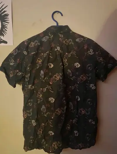 Camisa de hombre con calaveras - miniatura 3