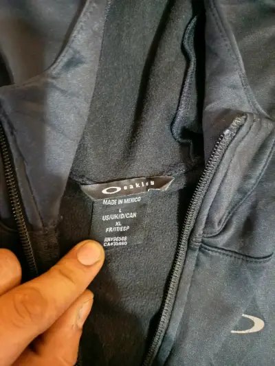 Polerón con capucha Oakley negro talla XL - miniatura 2