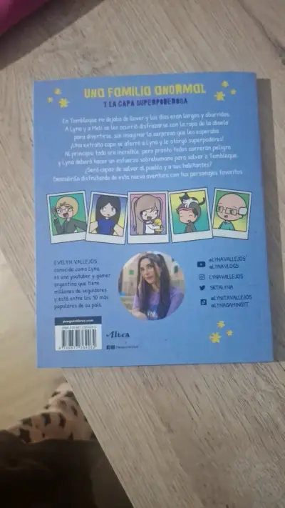 Libro 'Una Familia Anormal y La Capa Superpoderosa' de Lyna Vallejos - miniatura 3