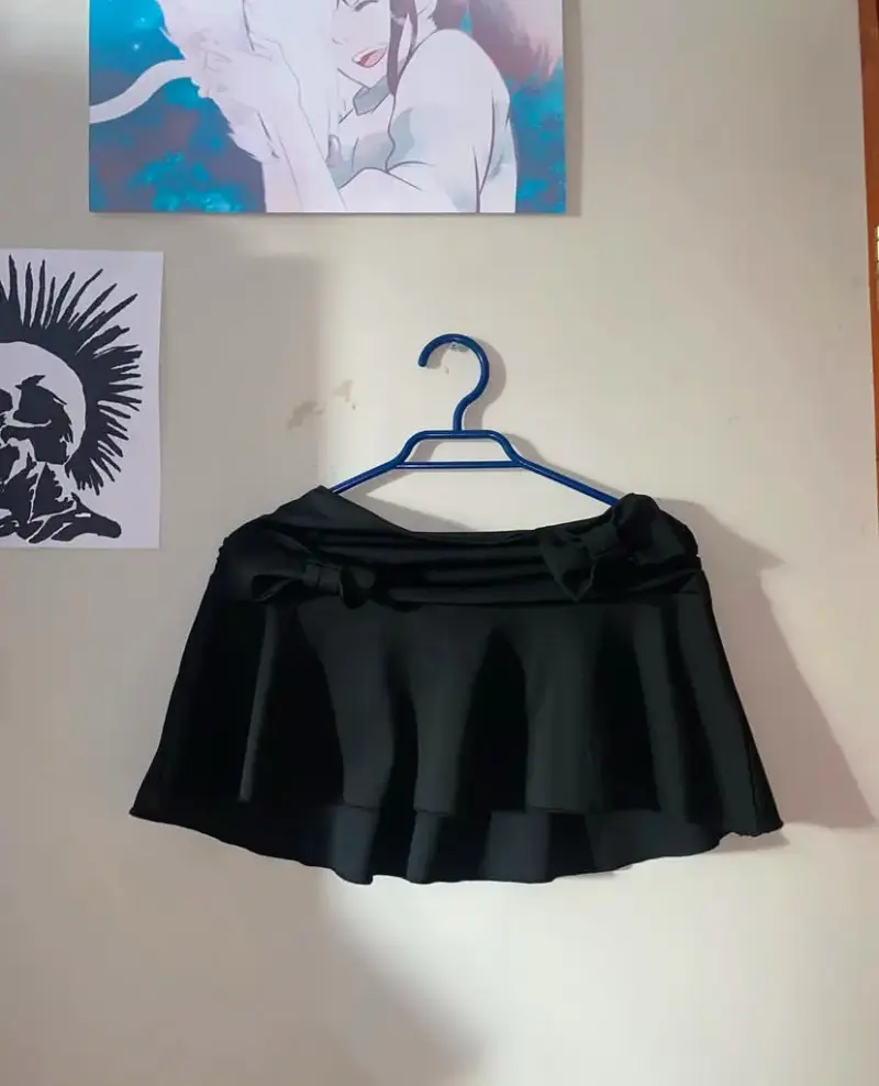 Falda corta negra con lazos - 1