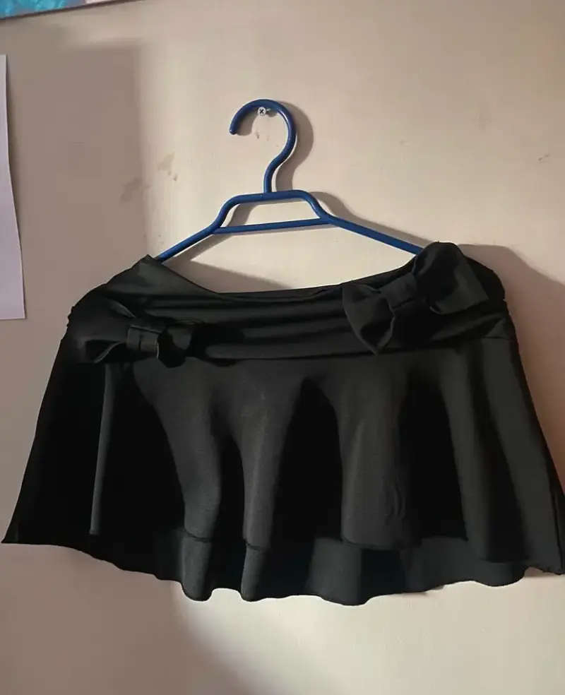 Falda corta negra con lazos - 2