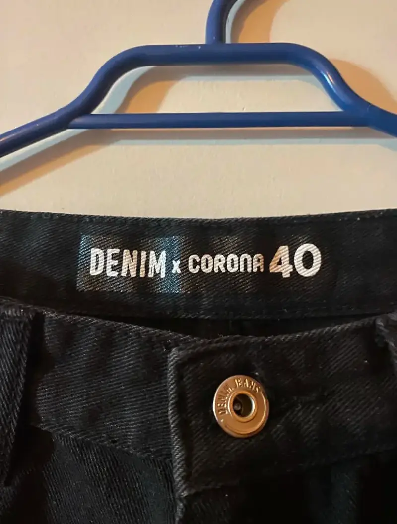 Shorts de mezclilla negros Denim x Corona - 3