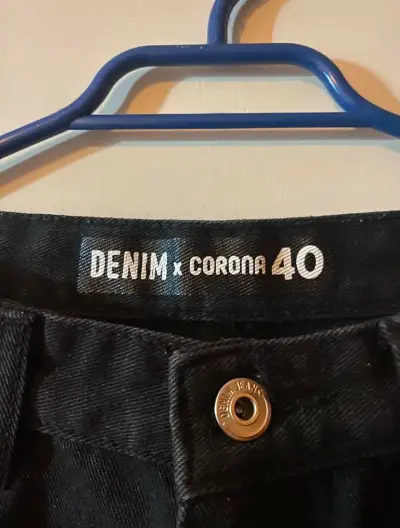Shorts de mezclilla negros Denim x Corona - miniatura 3