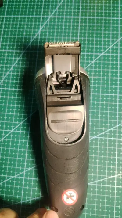 Afeitadora eléctrica Philips con cargador - miniatura 3