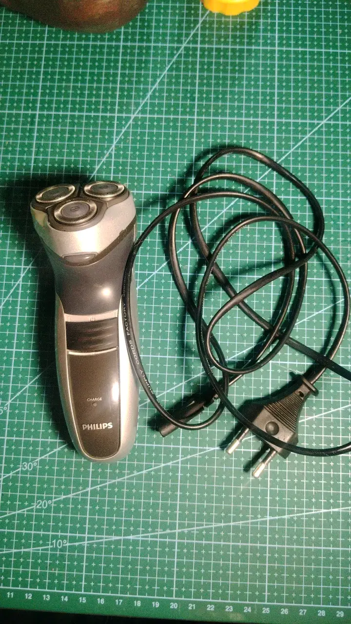 Afeitadora eléctrica Philips con cargador - 4