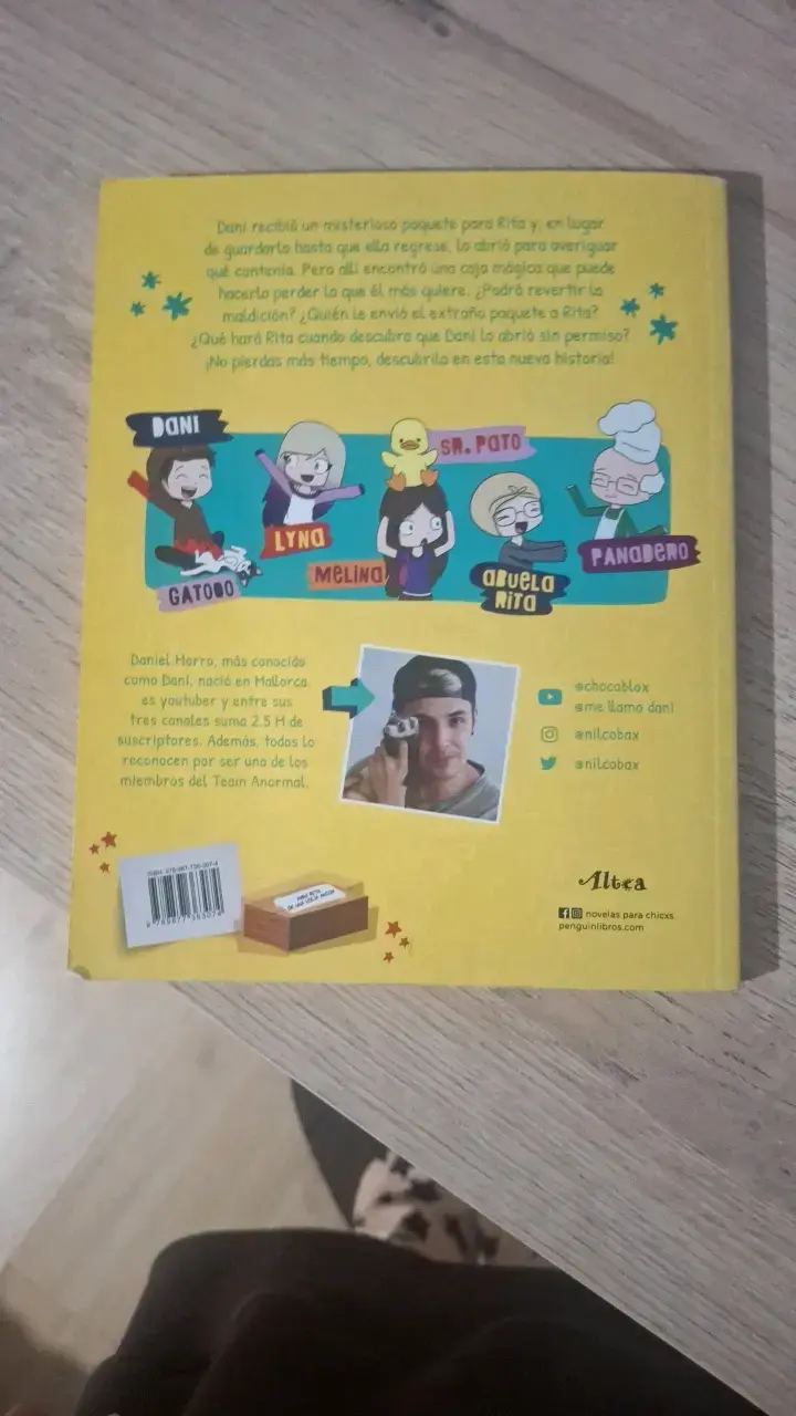 Libro 'Un Vecino Anormal' de Daniel Morro - 3
