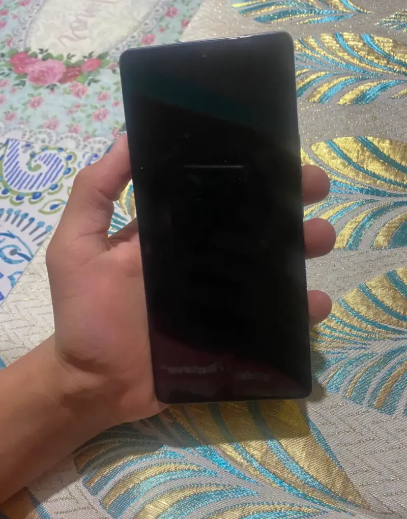 Smartphone Infinix con triple cámara trasera - 4