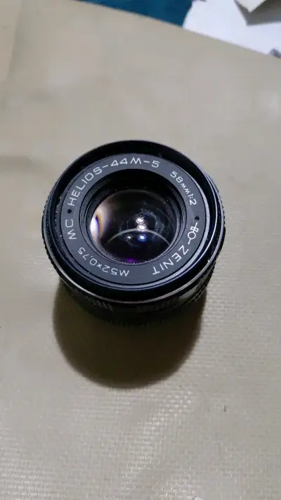 Lente Helios 44M-5 58mm f/2 para cámaras Zenit - miniatura 1