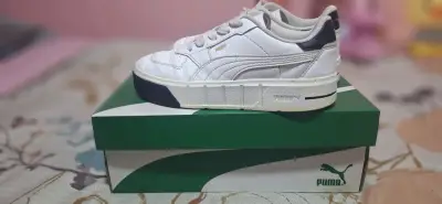 Zapatillas deportivas blancas Puma para niñas - miniatura 1