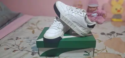 Zapatillas deportivas blancas Puma para niñas - miniatura 2