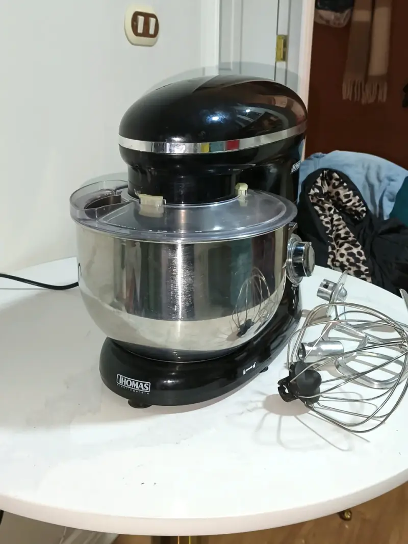 Batidora de pie Thomas con accesorios - 1