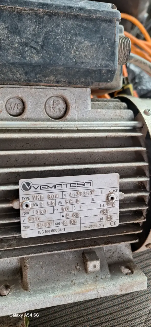 Motores eléctricos trifásicos usados en buen estado - 2