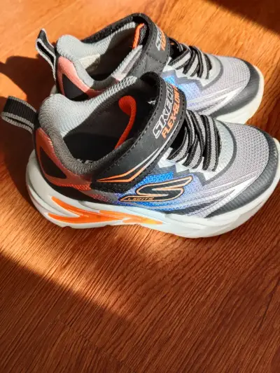 Zapatillas Skechers Flex Glow para niños talla 21 - miniatura 1