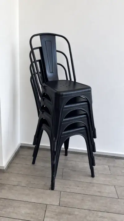 4 sillas Tolix negras - miniatura 1