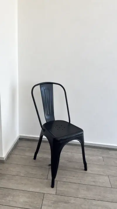 4 sillas Tolix negras - miniatura 2