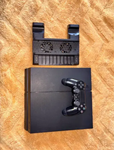 Consola PS4 con control y base de carga - miniatura 1