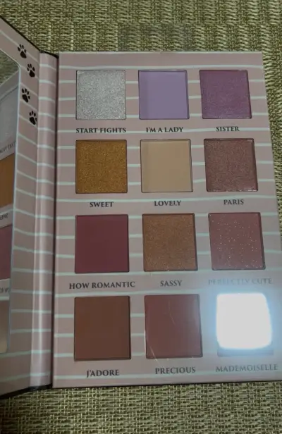 Paleta de Sombras Disney Marie The Aristocats - miniatura 2