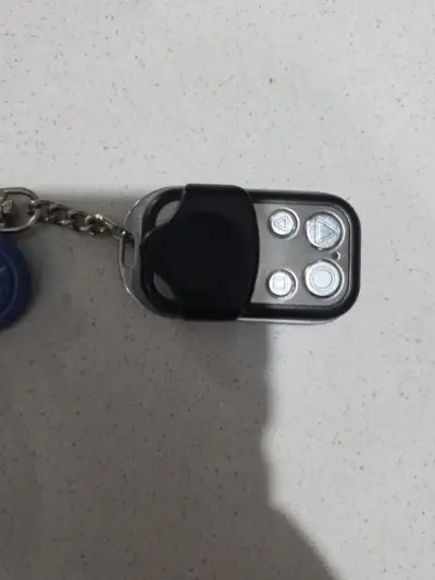 Control remoto para portón eléctrico - miniatura 1