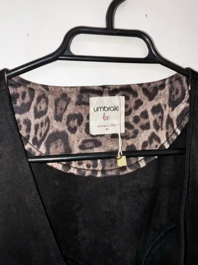 Blusa negra con flecos y trenzas Umbrale - miniatura 5